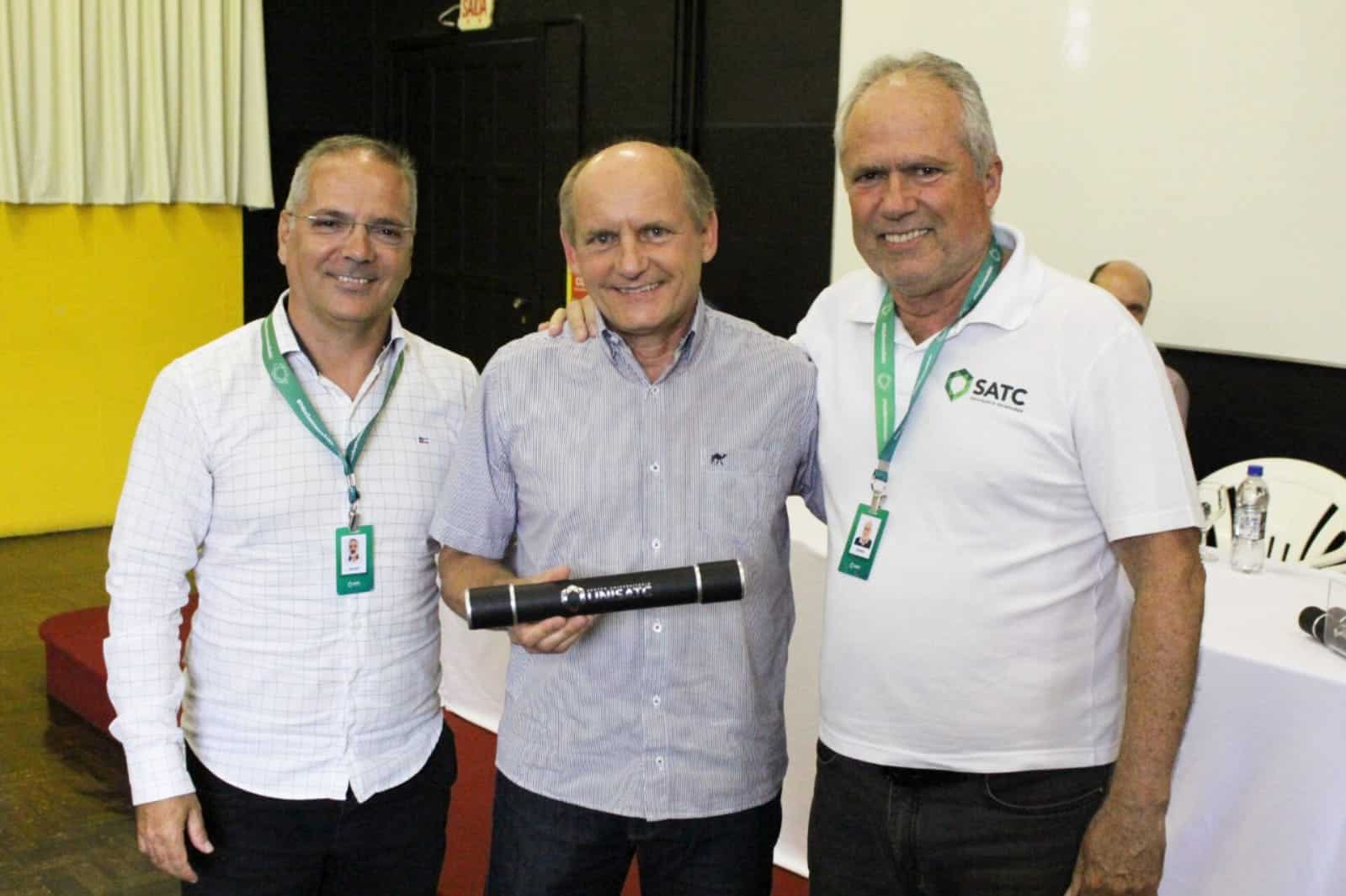 Familiares e amigos estiveram presentes no momento especial dos novos formandos do Centro Universitário UniSatc