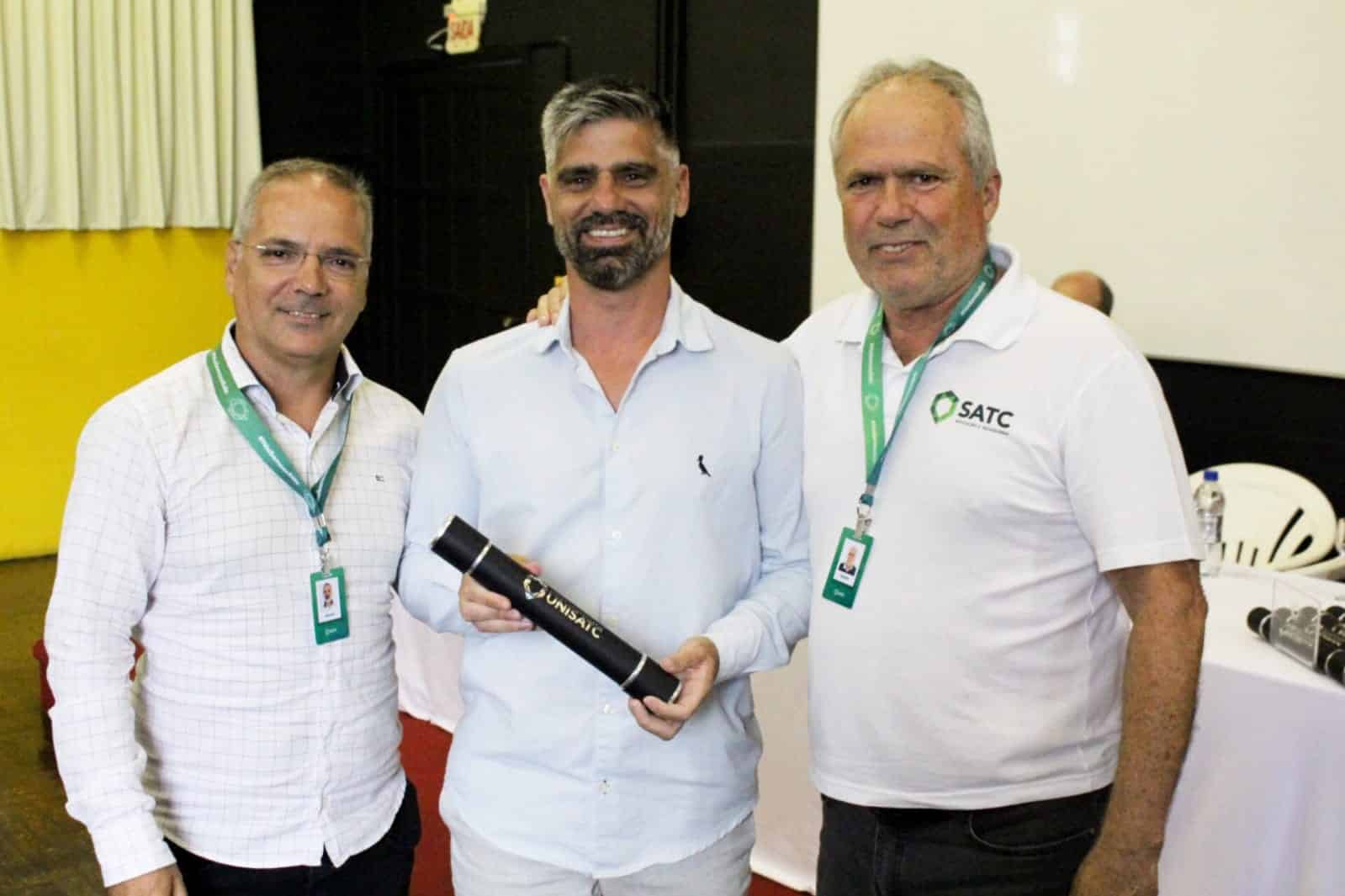 Familiares e amigos estiveram presentes no momento especial dos novos formandos do Centro Universitário UniSatc