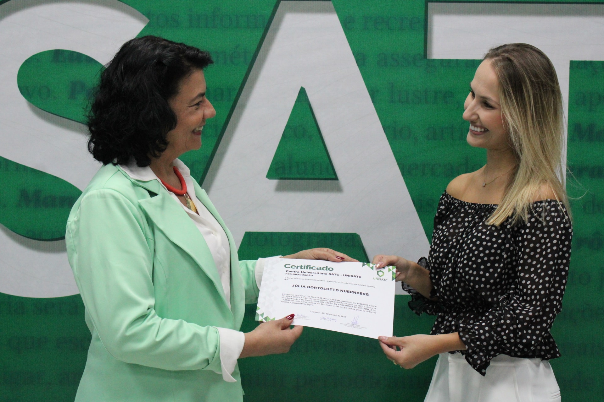 Curso de pós-graduação em Engenharia de Segurança do Trabalho da UniSatc tem sua primeira formada