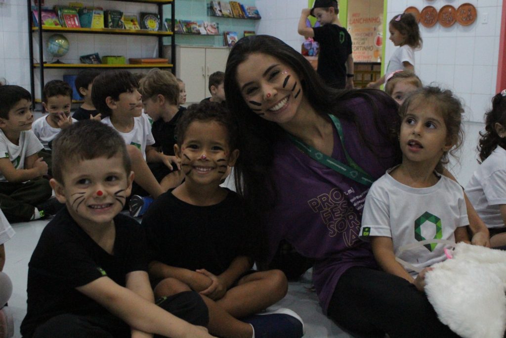 Teatros, brincadeiras e mensagens de renovação fizeram parte das festividades de Páscoa na escola