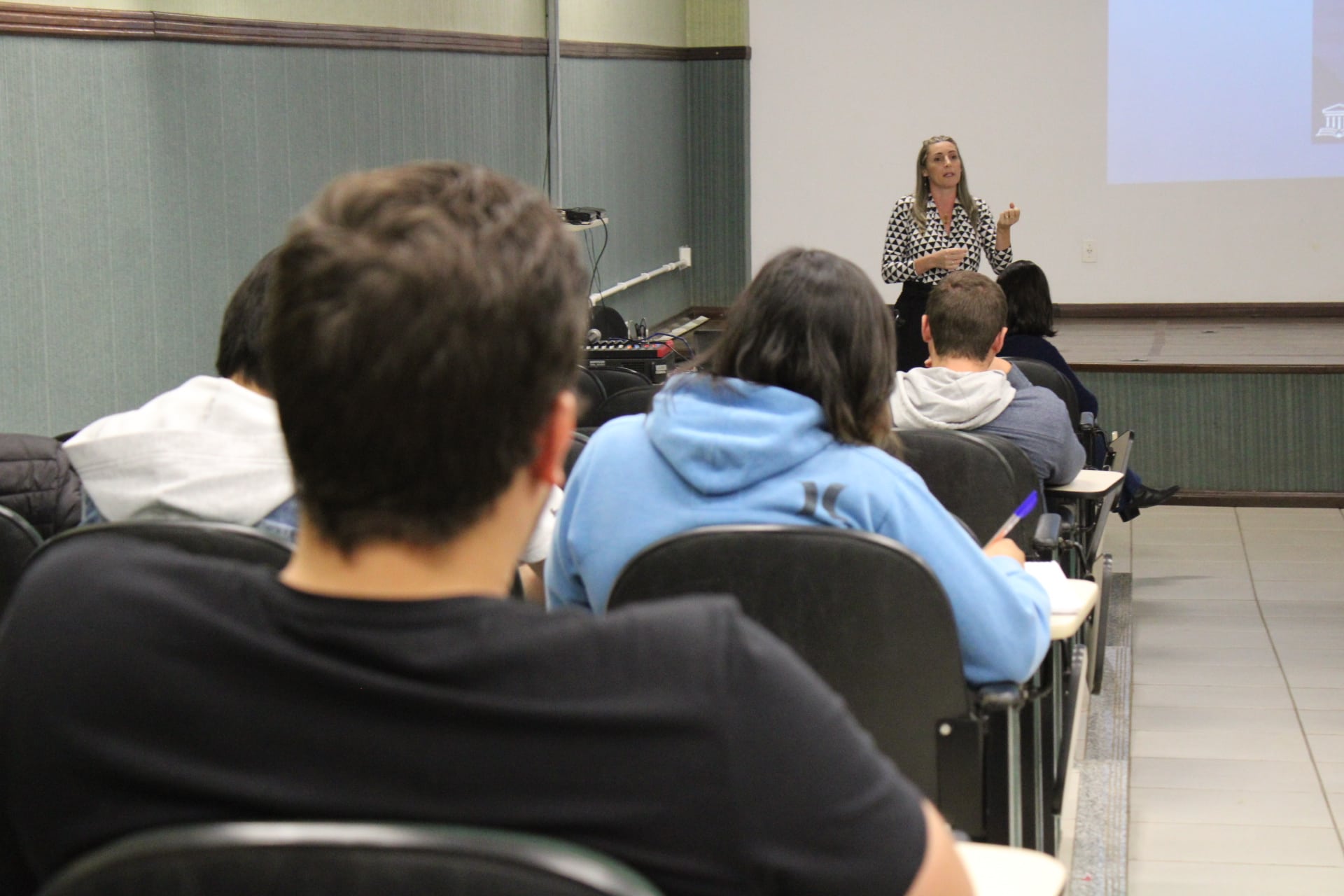 A importância do registro de marca é discutida na UniSatc