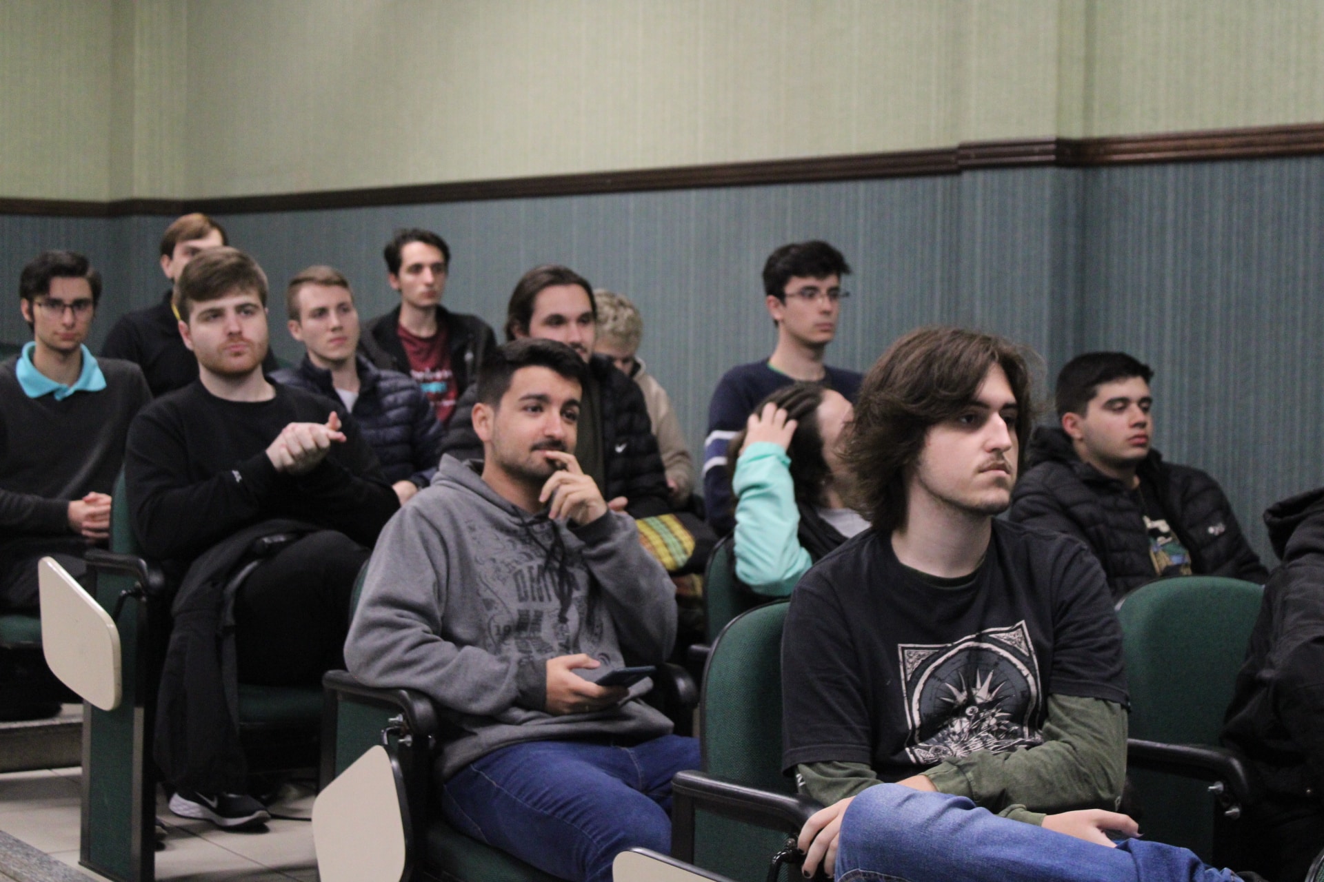 Acadêmicos da UniSatc promovem conscientização sobre segurança na internet