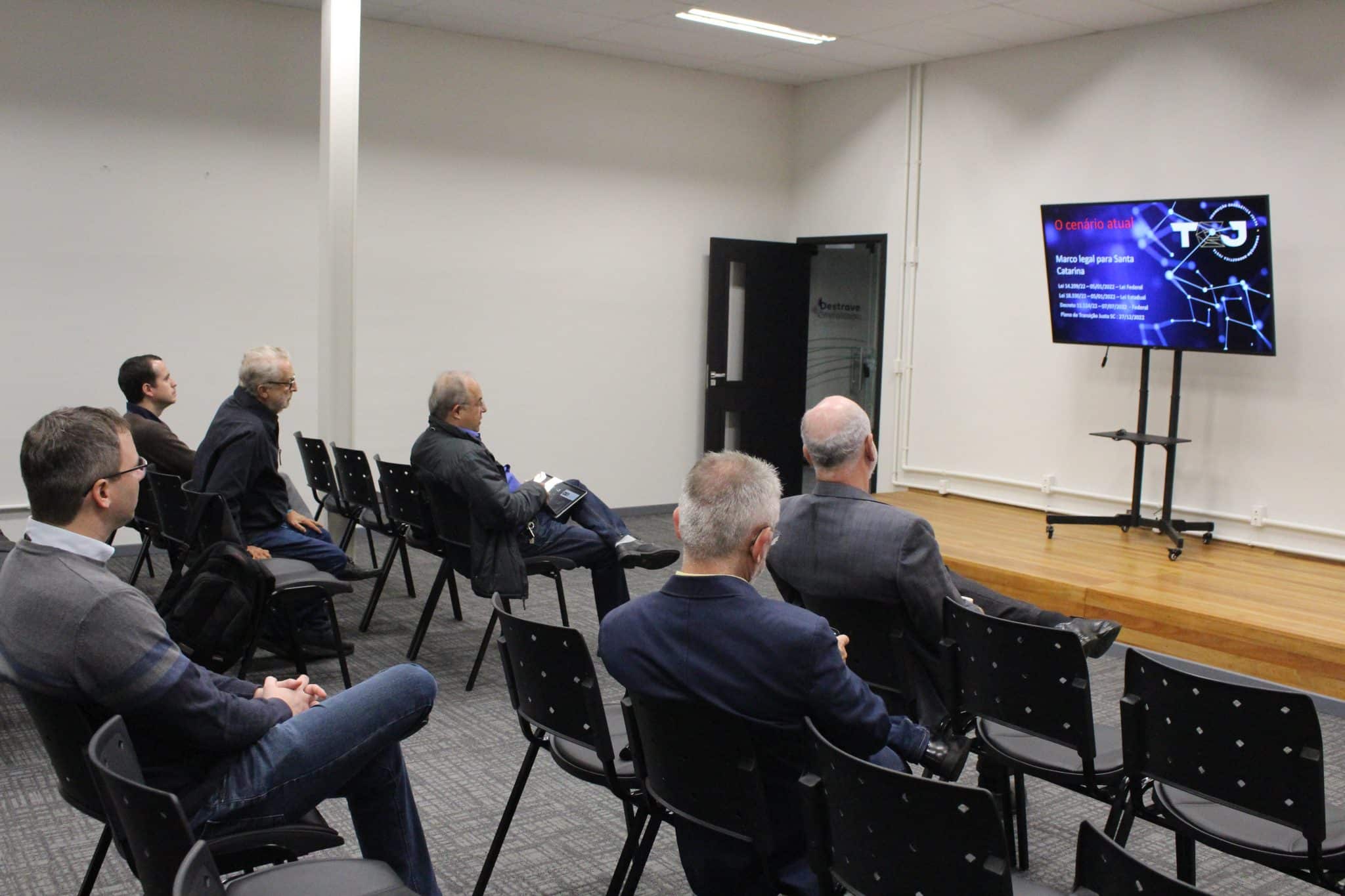 Ministro do Tribunal de Contas da União visita UniSatc e cadeia produtiva do carvão