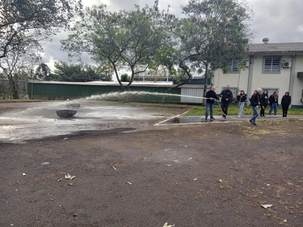 Colaboradores da Satc passam por treinamento de segurança