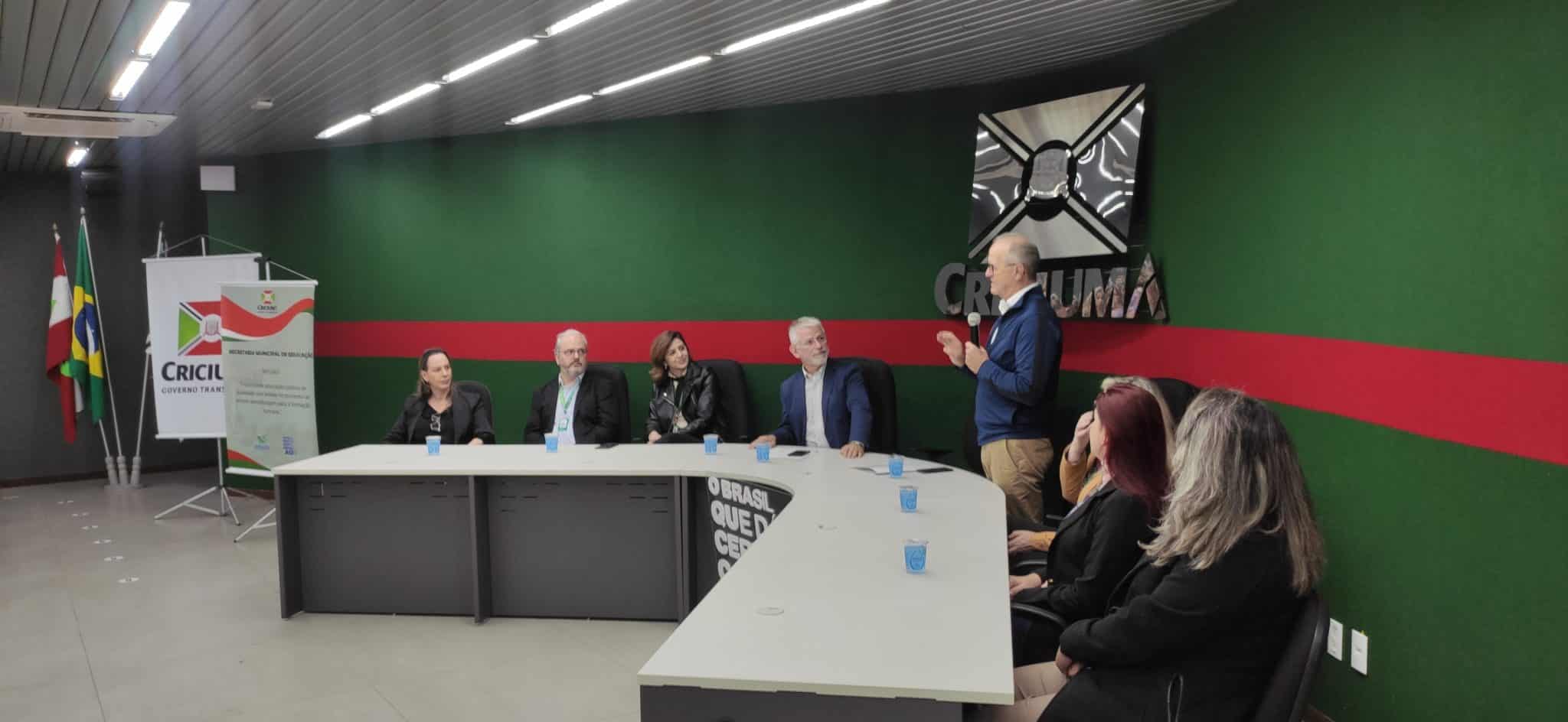 Quase 2 mil alunos de Criciúma serão beneficiados com Projeto + Saber