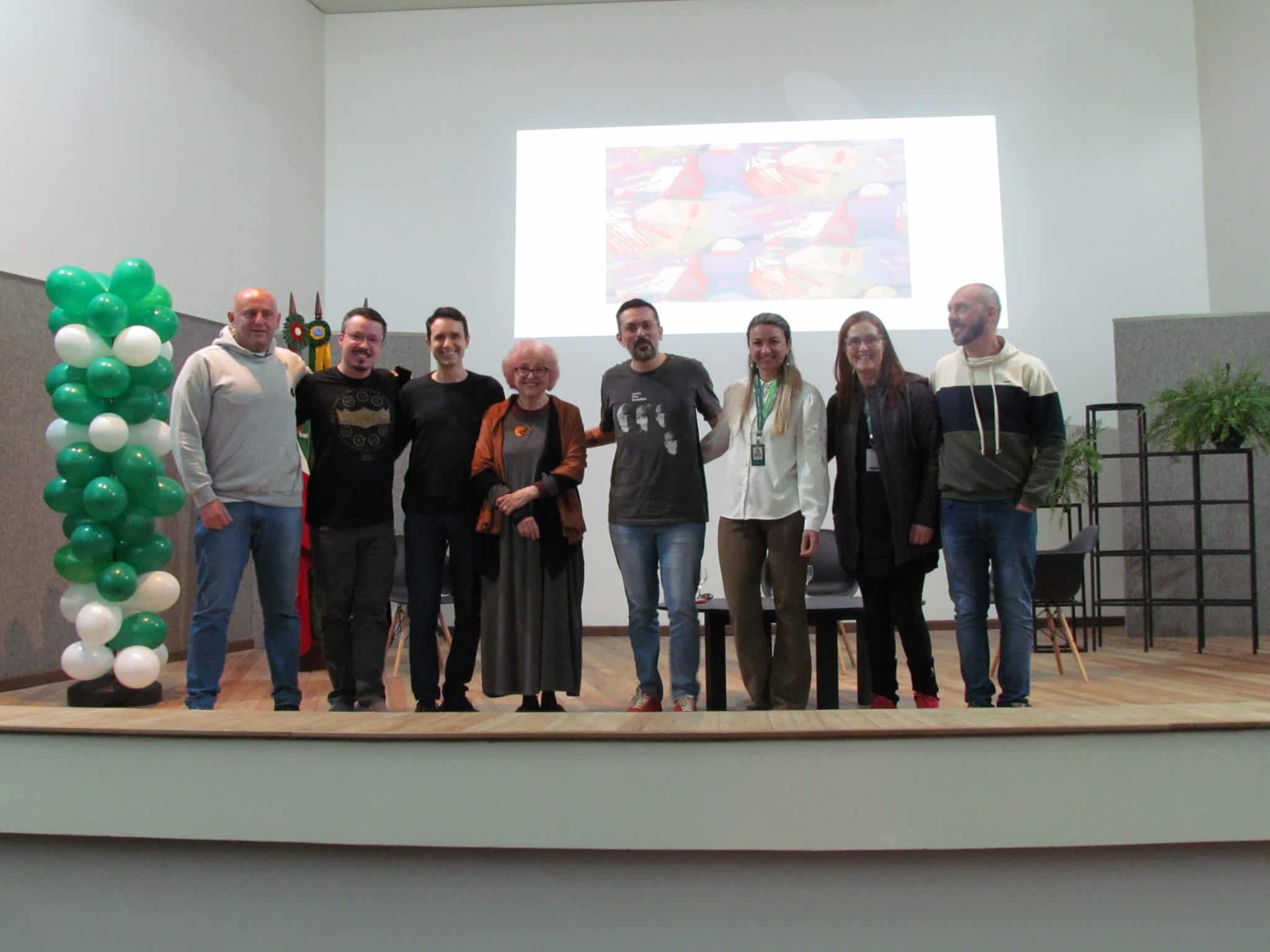 Acadêmicos de Design tem aula magna com Renata Rubim
