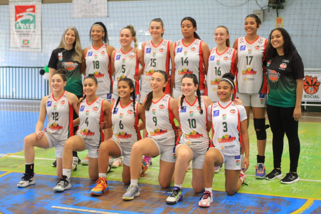 Basquete feminino de Criciúma é campeão Catarinense Sub-15

