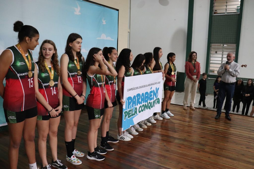 Atletas do Basquete feminino são homenageadas pela conquista do JEB’s