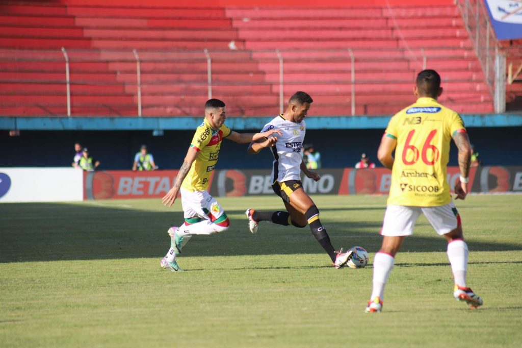 Criciúma possui vantagem pelo resultado do jogo de ida, em Itajaí, com vitória de 2x1 em cima do Quadricolor