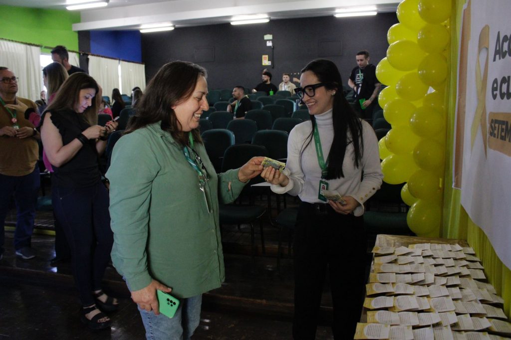 ‘Acolher, ouvir e cuidar’: colaboradores Satc participam de momento em conscientização ao Setembro Amarelo  