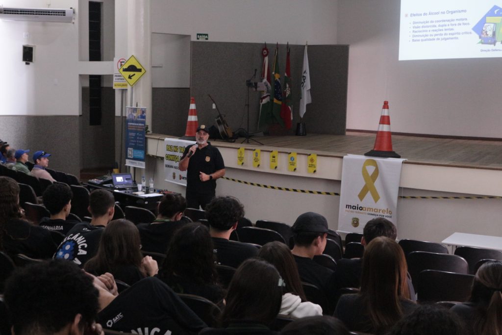 Semana Nacional do Trânsito reúne alunos e colaboradores para momento de conscientização 