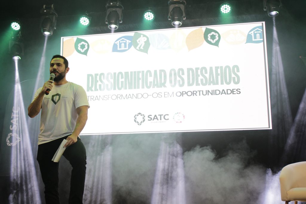 Satc abre o ano letivo com evento marcado pela emoção entre os colaboradores