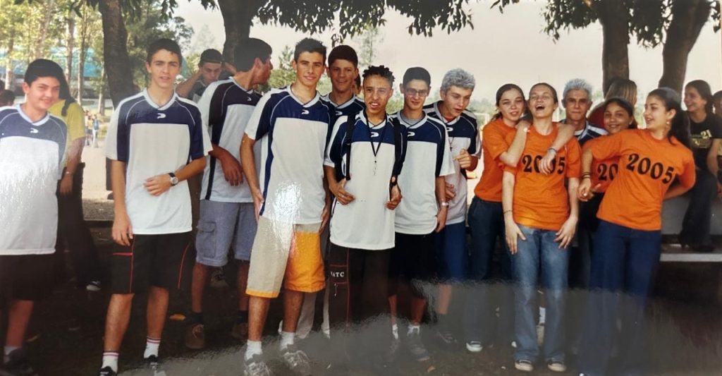 Um romance entre os corredores da escola: quando o amor escolhe a Satc como cenário