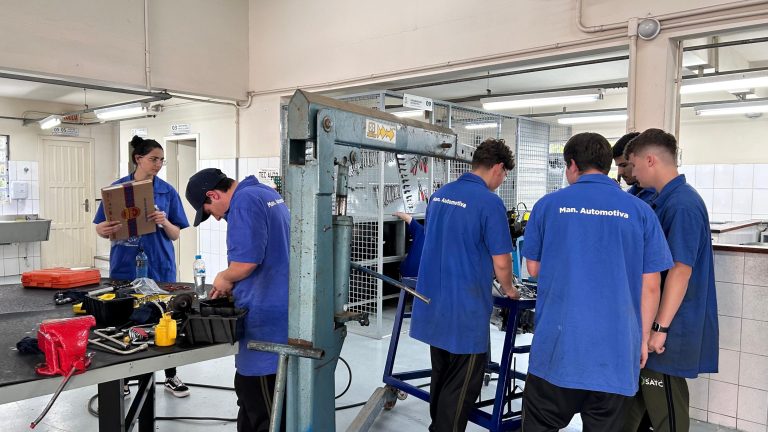 Técnico em Manutenção Automotiva